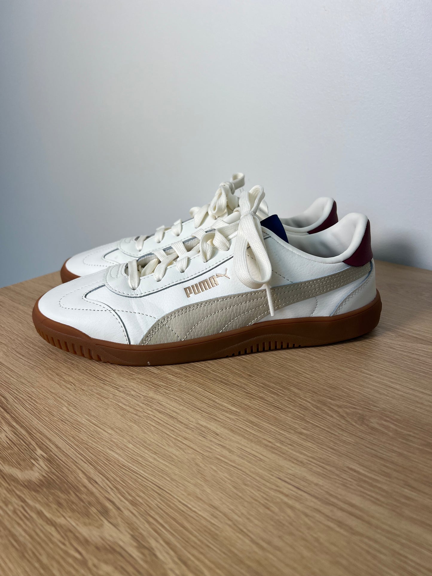 Size 7 Puma Sneakers