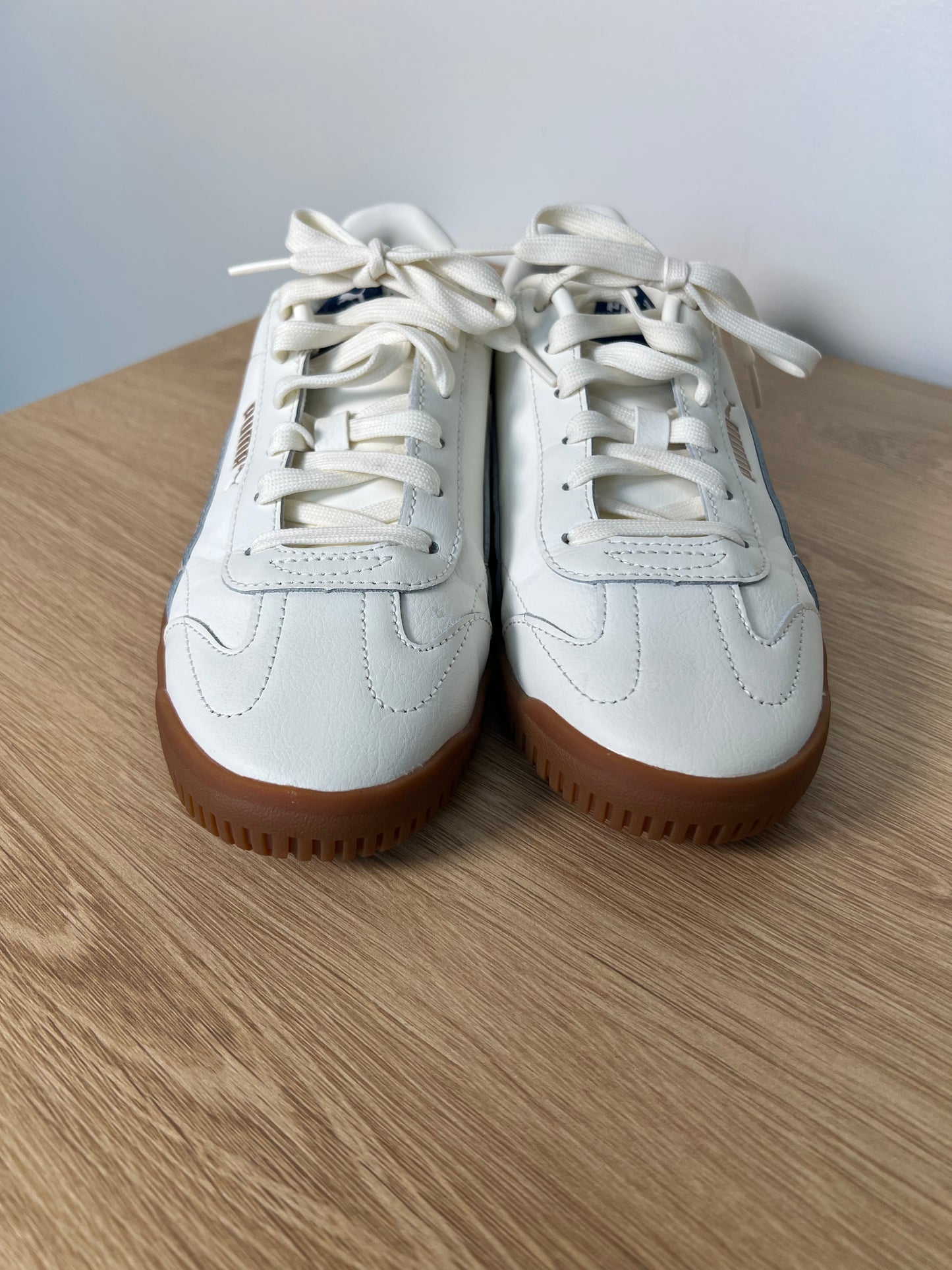 Size 7 Puma Sneakers