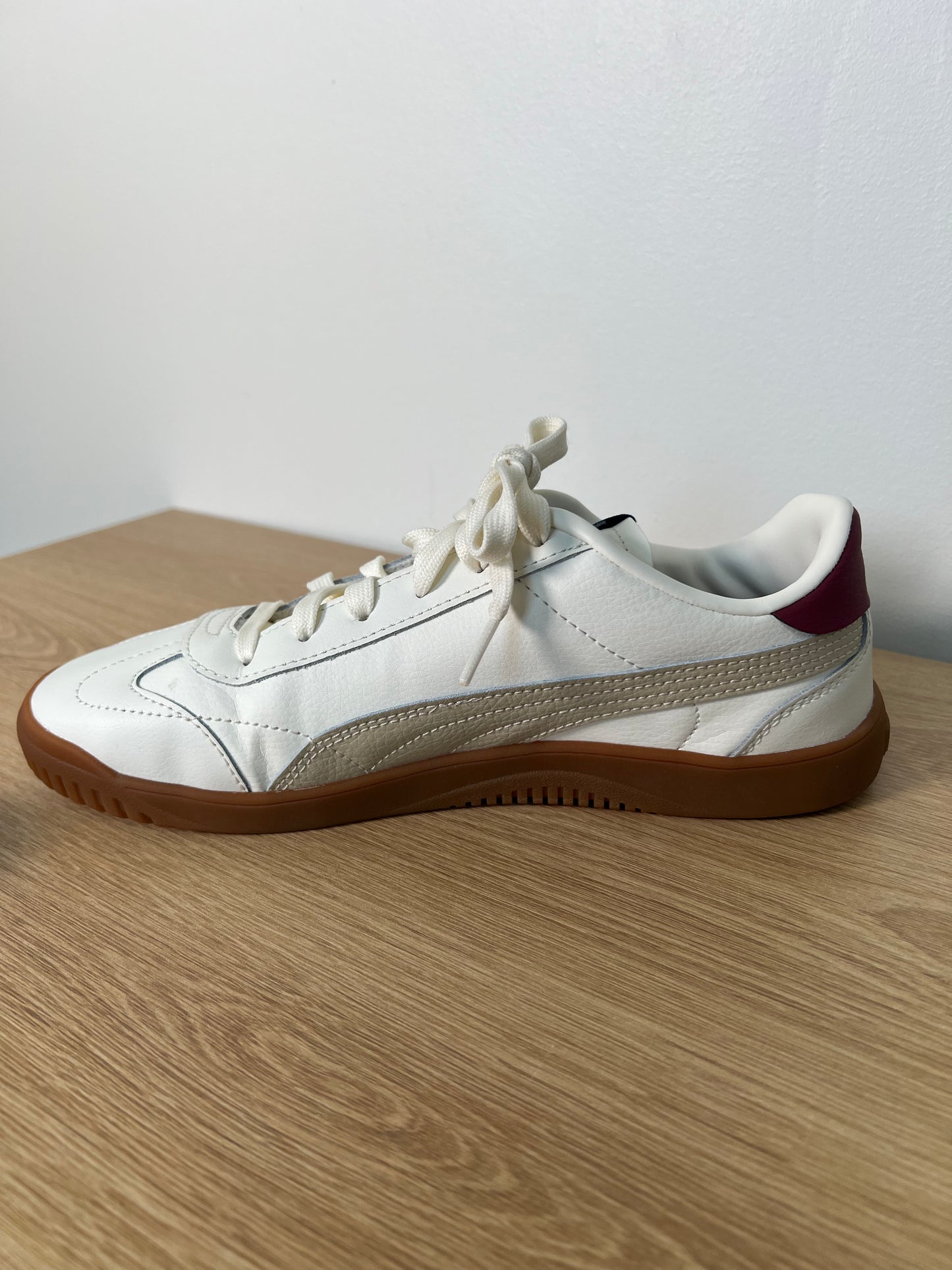 Size 7 Puma Sneakers