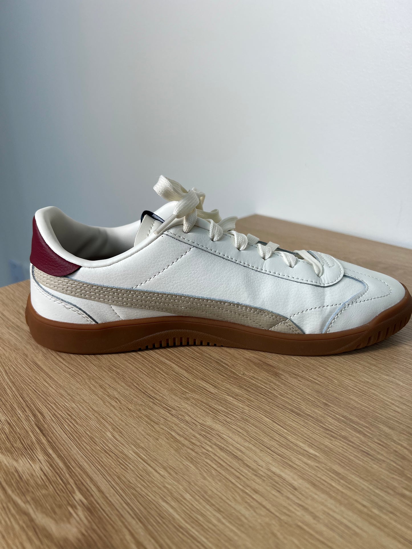 Size 7 Puma Sneakers