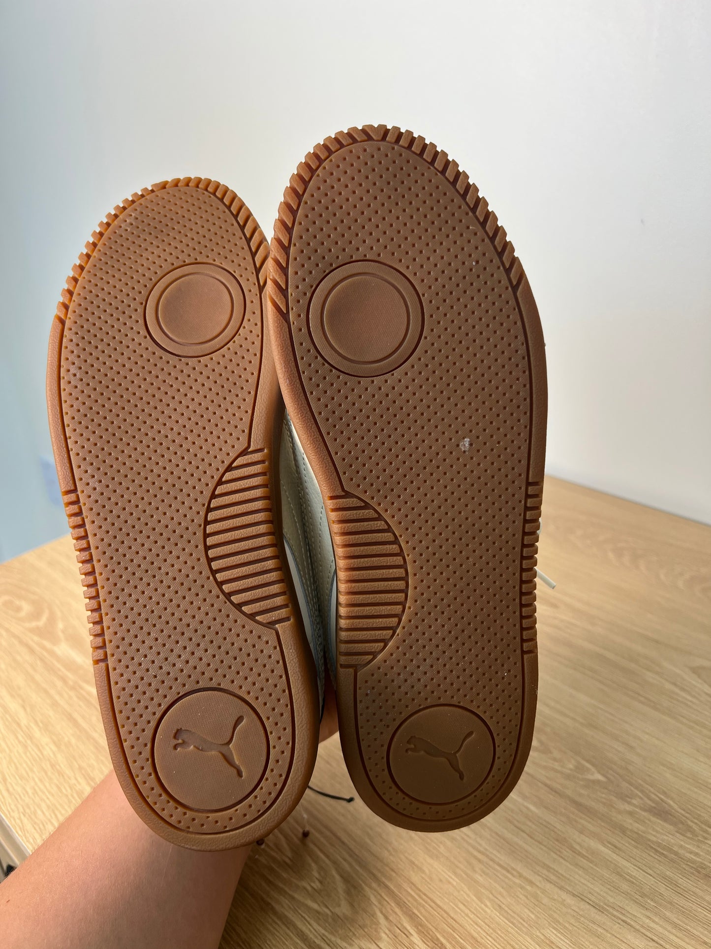 Size 7 Puma Sneakers