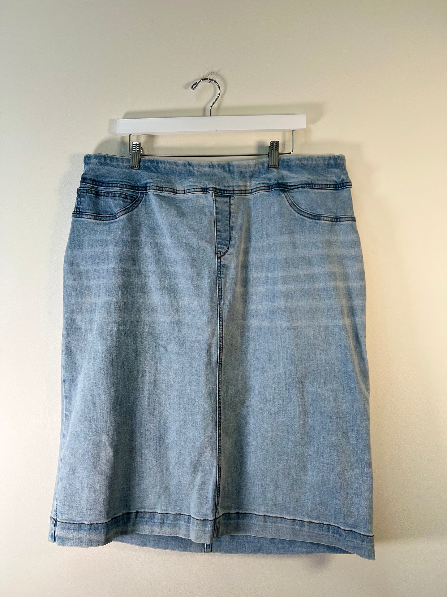 XL The Main Street Exchange Denim Skirt