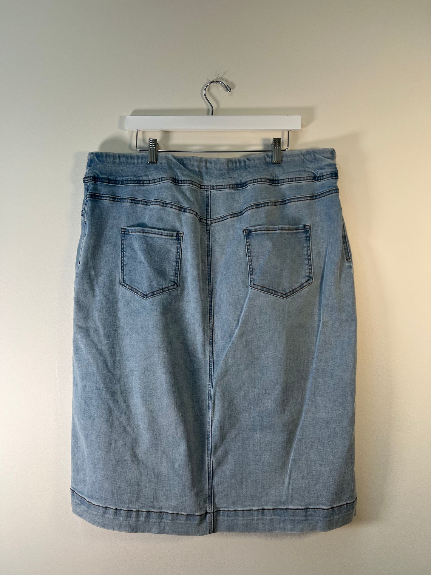 XL The Main Street Exchange Denim Skirt