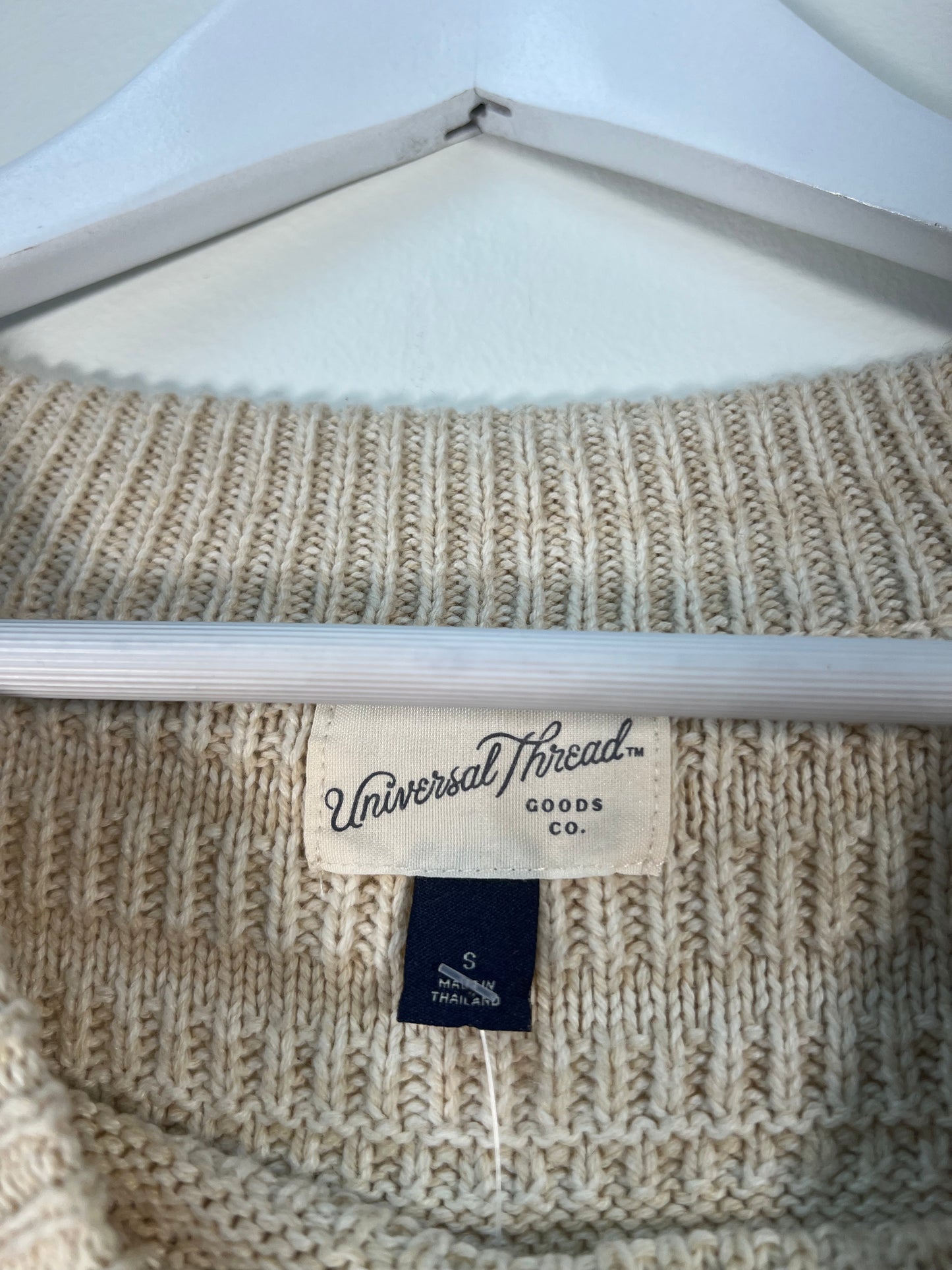 S Universal Thread Pullover