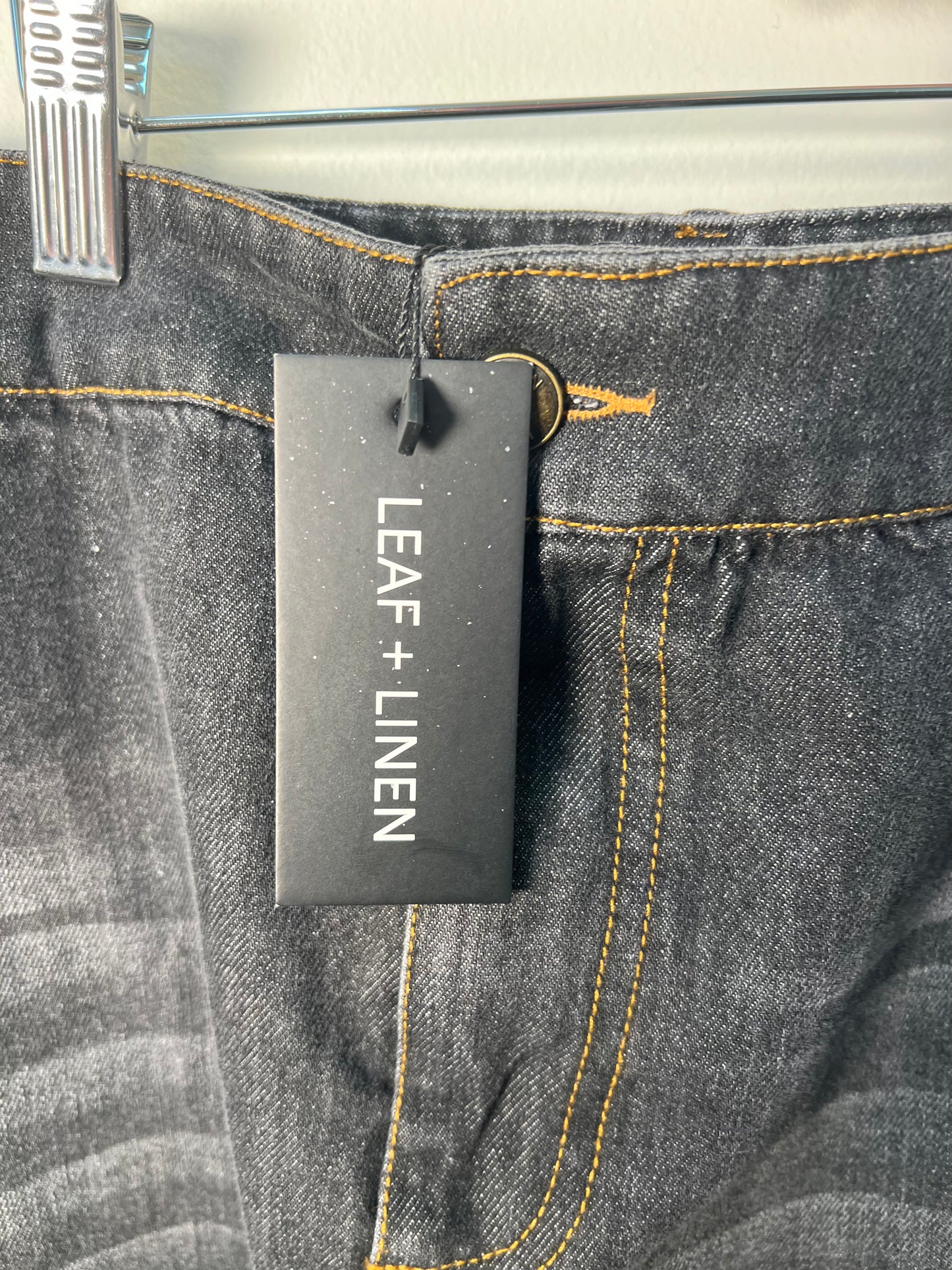 L NWT Leaf & Linen Skirt
