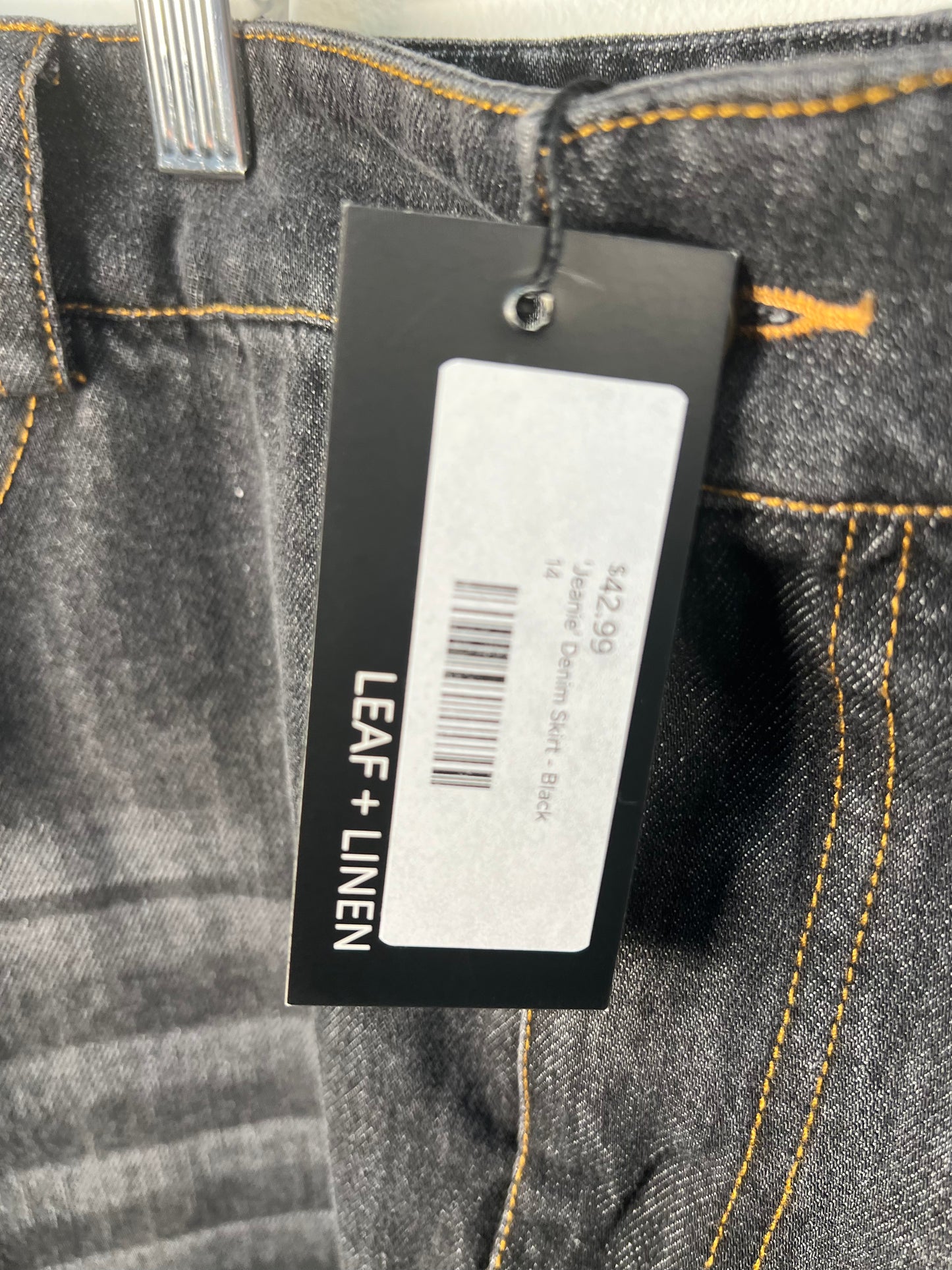 L NWT Leaf & Linen Skirt