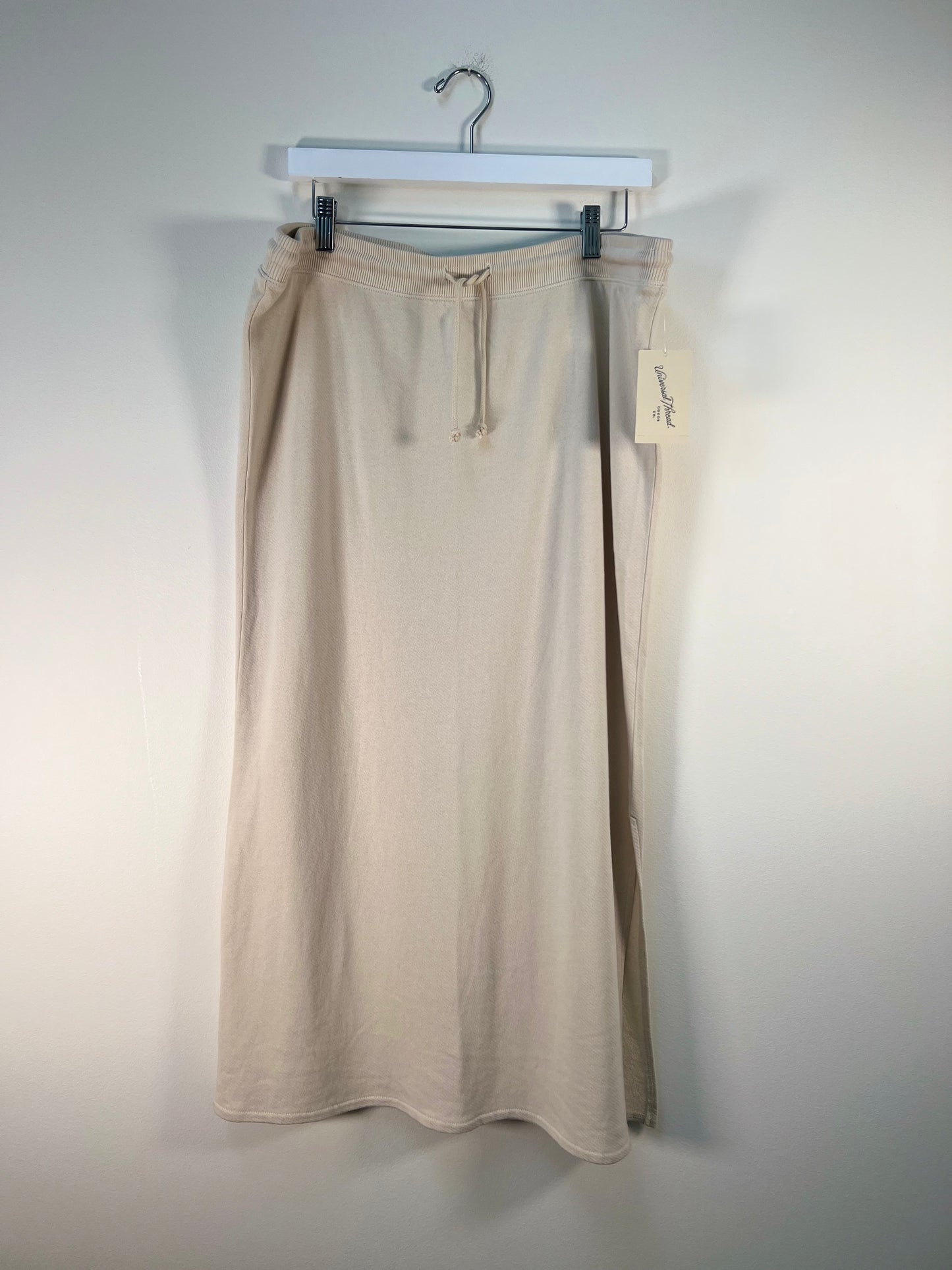 XL NWT Universal Thread Skirt