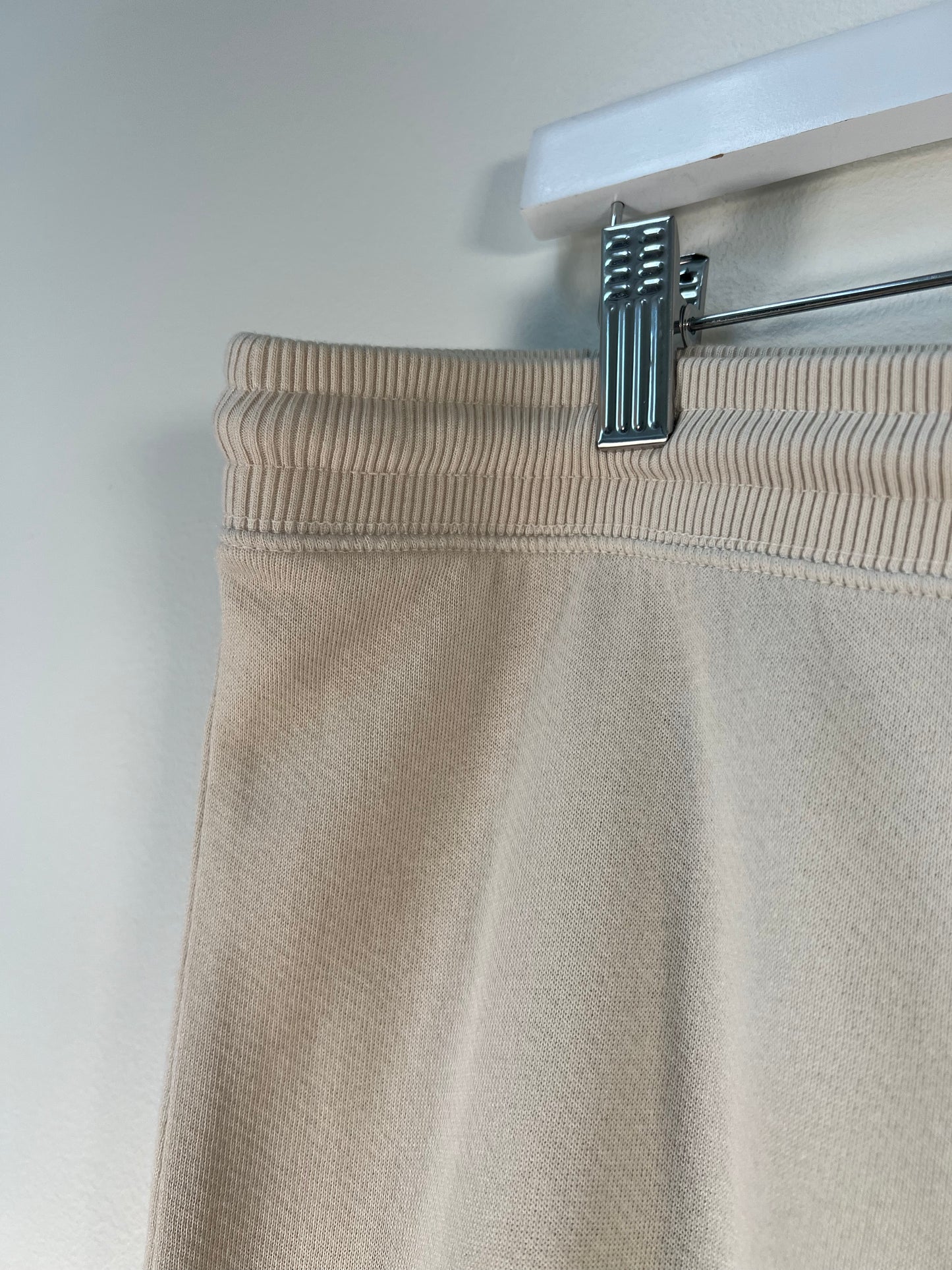 XL NWT Universal Thread Skirt